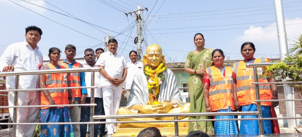 గాంధీ ఆశయాలే కాంగ్రెస్‌కు మార్గదర్శకం: ఎమ్మెల్యే బాలు నాయక్